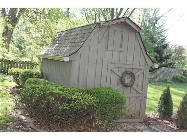 8238 Taunton Road Indianapolis, IN 46260 - Photo 21 of 23 Gallery Image 21