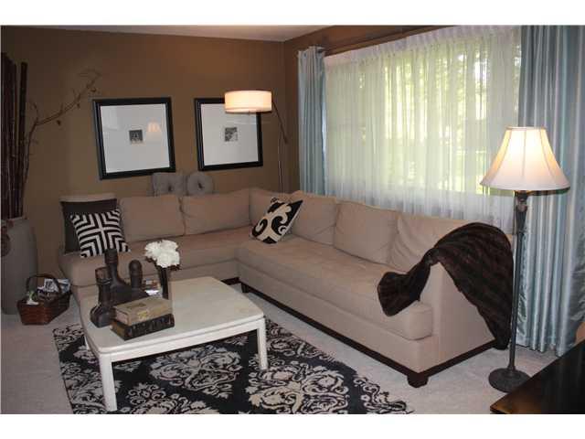 8238 Taunton Road Indianapolis, IN 46260 - Photo 5 of 23 Gallery Image 5