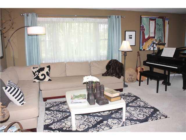 8238 Taunton Road Indianapolis, IN 46260 - Photo 6 of 23 Gallery Image 6