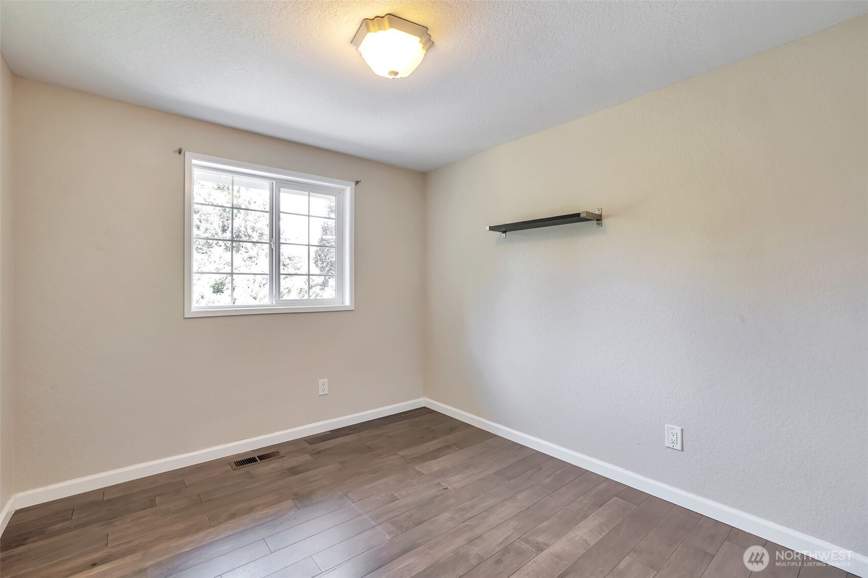 7906 211th Place Southwest Edmonds, WA 98026 - Photo 13 of 25