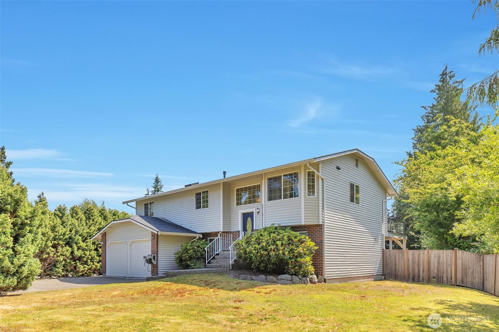 7906 211th Place Southwest Edmonds, WA 98026 - Photo 2 of 25