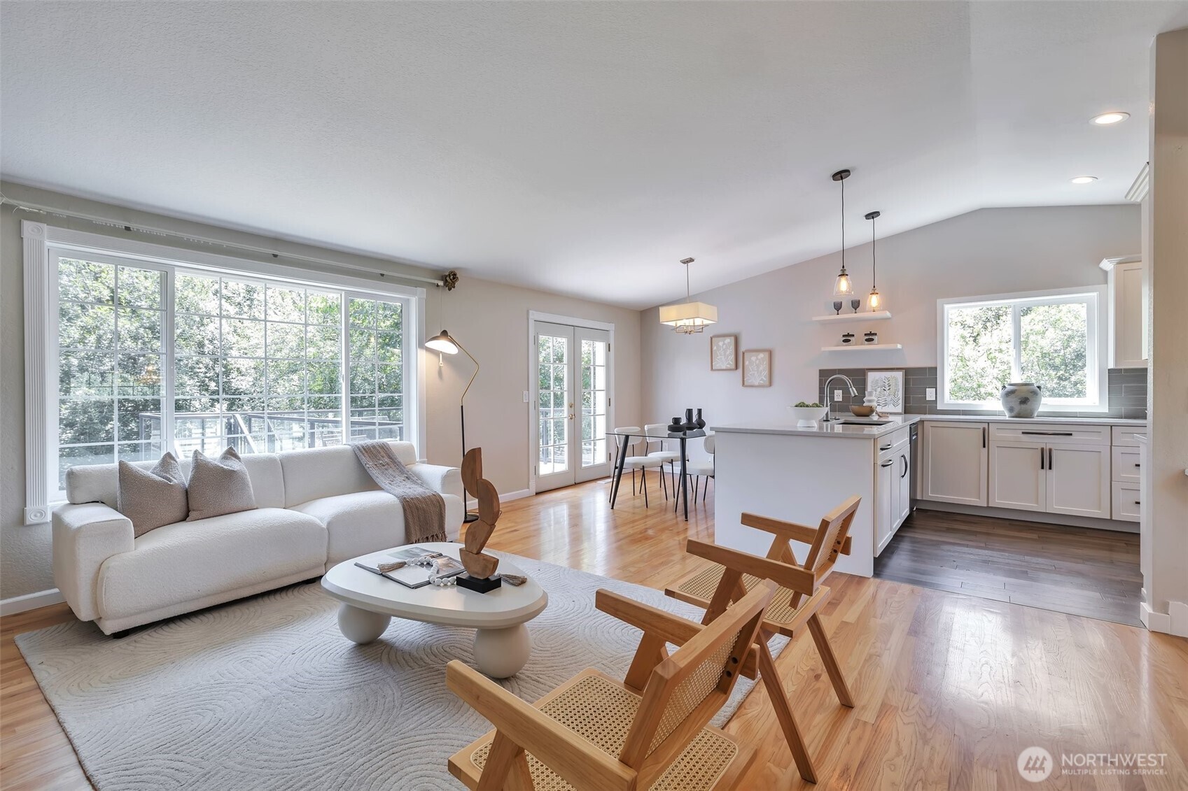7906 211th Place Southwest Edmonds, WA 98026 - Photo 4 of 25