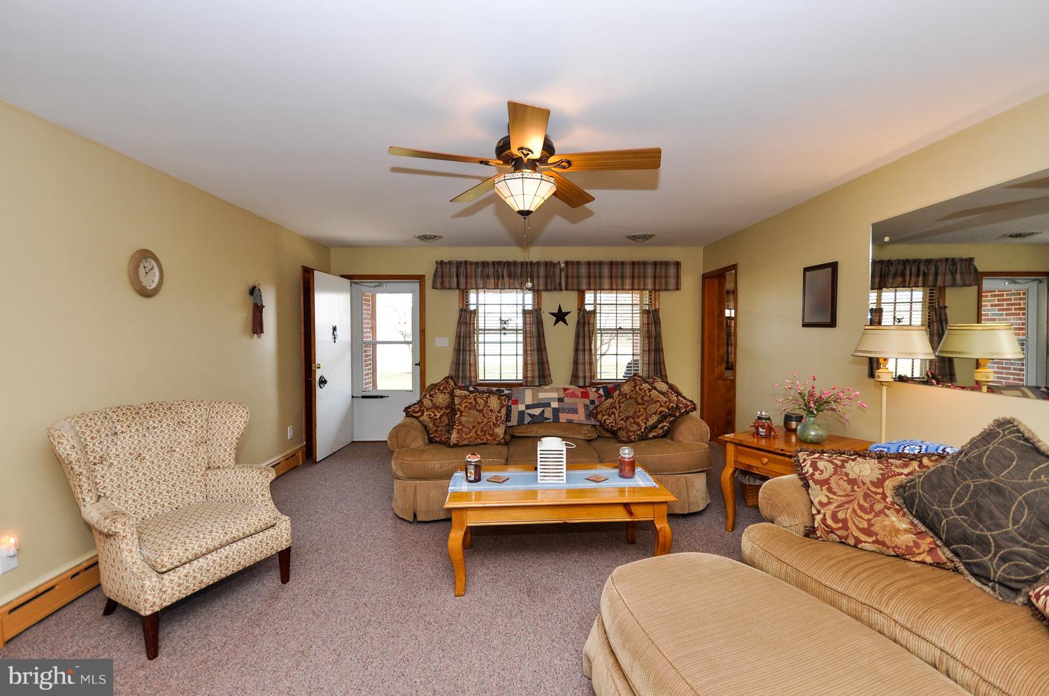 1489 Centerton Road Pittsgrove, NJ 08318 - Photo 5 of 31 Living Room