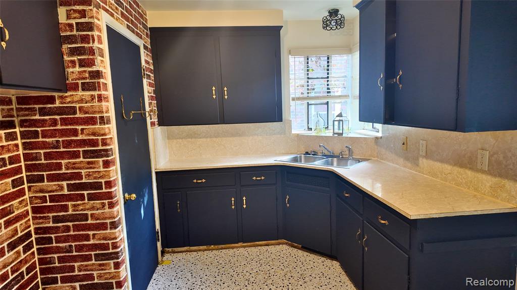 15053 Stahelin Road Detroit, MI 48223 - Photo 15 of 31 Gallery Image 15