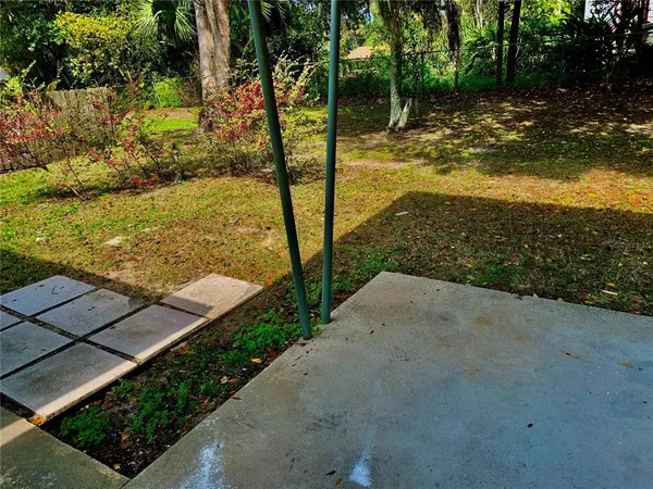 $1,400 | 127 East Kentucky Avenue, DeLand, FL 32724