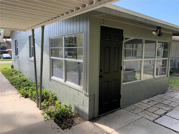 $1,400 | 127 East Kentucky Avenue, DeLand, FL 32724