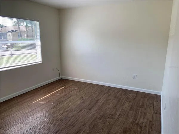 $1,400 | 127 East Kentucky Avenue, DeLand, FL 32724