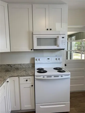 $1,400 | 127 East Kentucky Avenue, DeLand, FL 32724