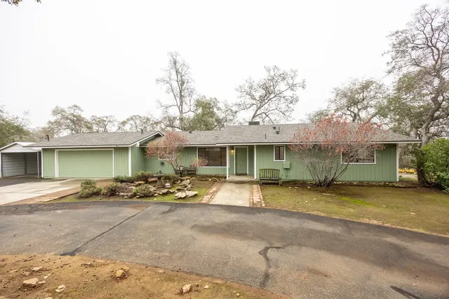 a view of a entryway