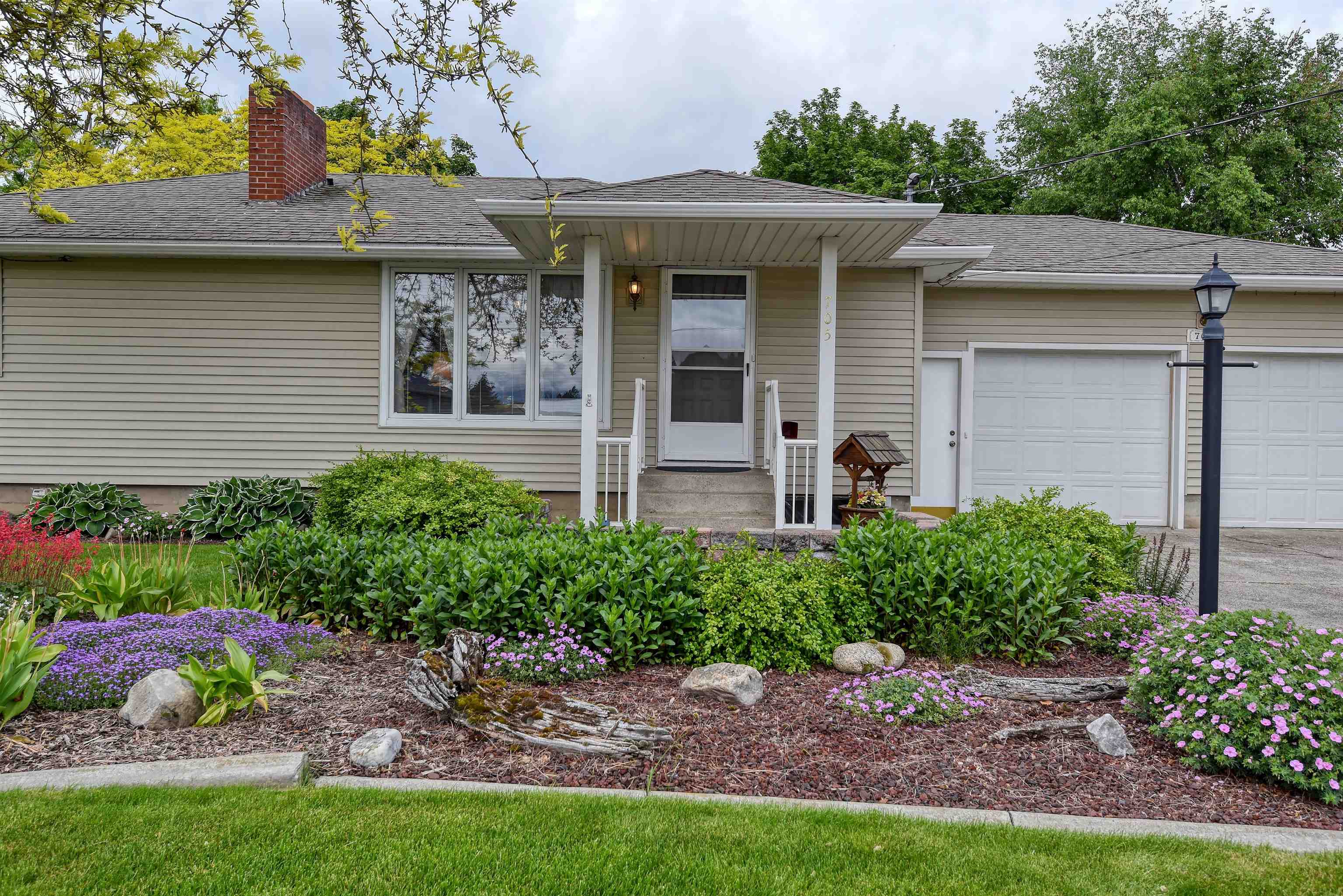 705 North Locust Road Spokane Valley, WA 99206 - Photo 3 of 39