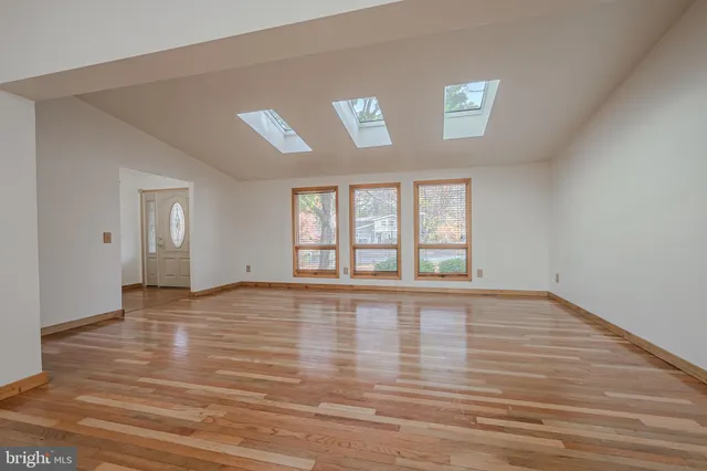 $2,995 | 109 Tall Pines Road, Newark, DE 19713