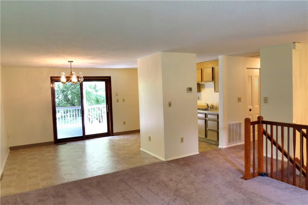 310 Holyoke Road Butler, PA 16001 - Photo 2 of 25 Gallery Image 2