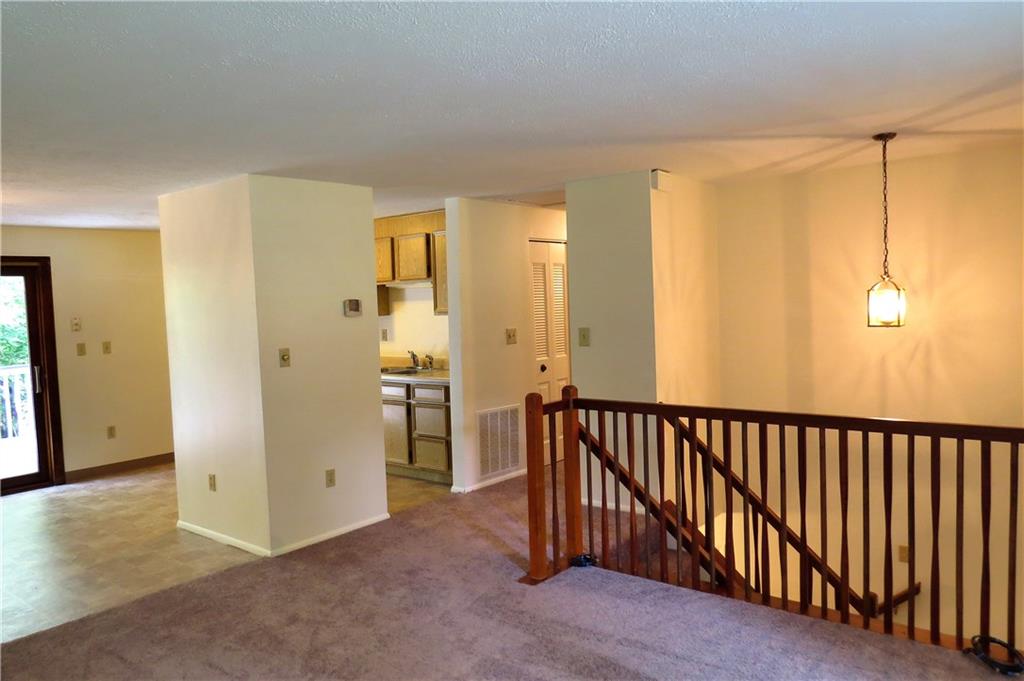 310 Holyoke Road Butler, PA 16001 - Photo 3 of 25 Gallery Image 3