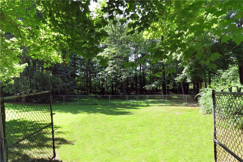 310 Holyoke Road Butler, PA 16001 - Photo 4 of 25 Gallery Image 4