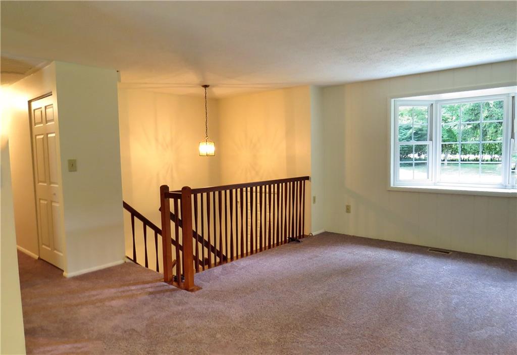310 Holyoke Road Butler, PA 16001 - Photo 9 of 25 Gallery Image 9