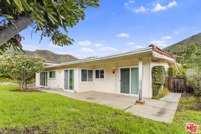 $7,950 | 1295 El Hito Circle, Pacific Palisades, CA 90272