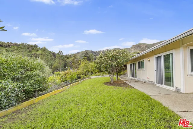 $7,950 | 1295 El Hito Circle, Pacific Palisades, CA 90272
