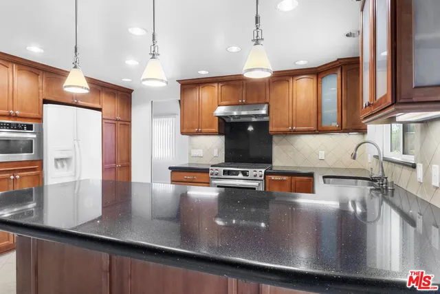 $7,950 | 1295 El Hito Circle, Pacific Palisades, CA 90272