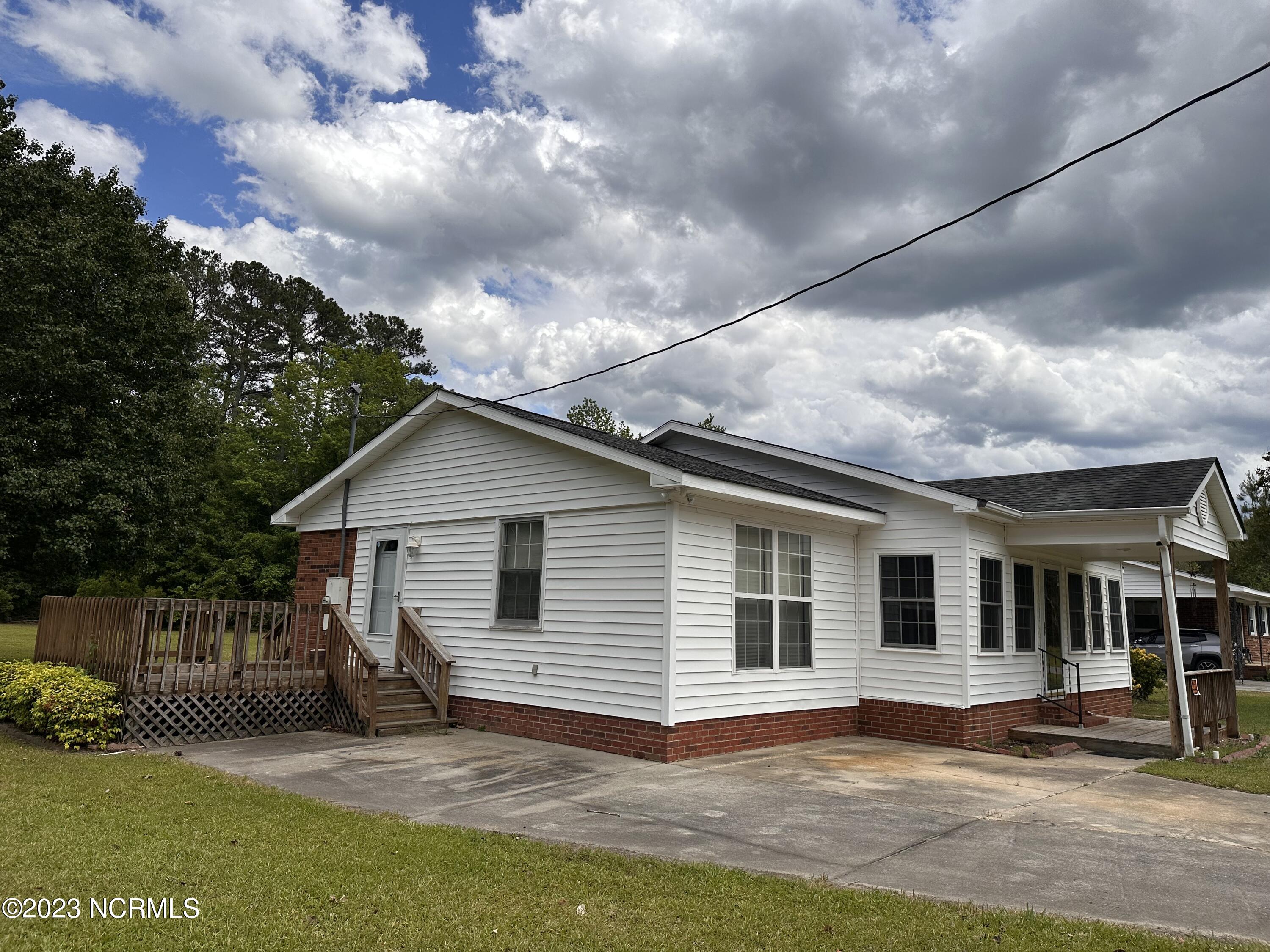 99 Rocket Road Lumberton, NC 28360 - Photo 2 of 18 IMG_8220