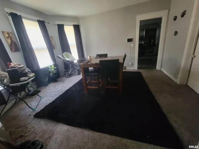 $69,900 | 801 12th Avenue, Rock Island, IL 61201