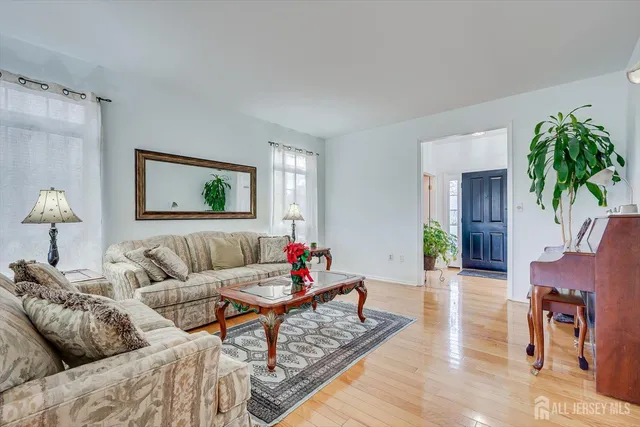 $800,000 | 62 Magellan Way, Franklin Park, NJ 08823