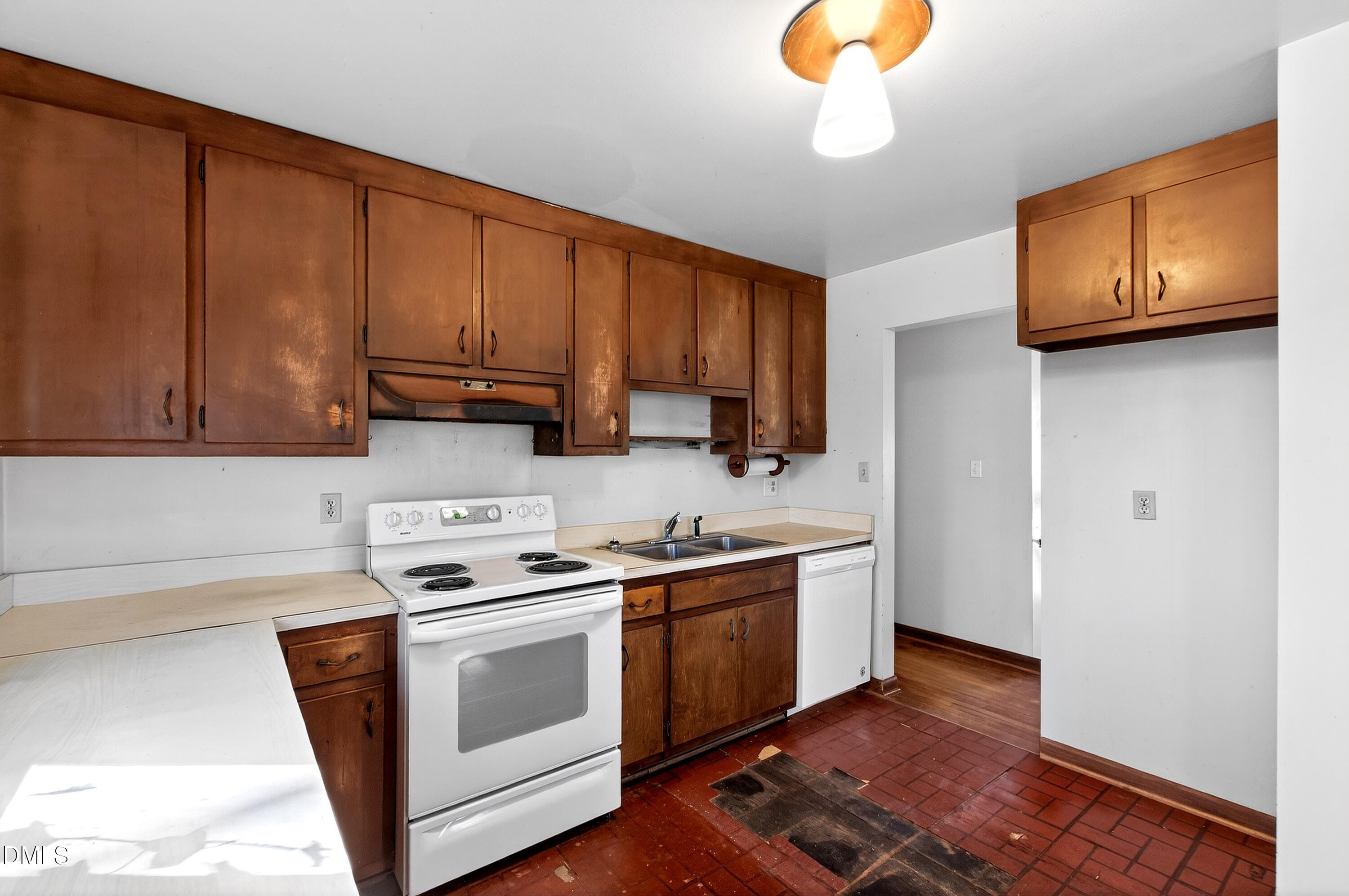 4332 Woodlawn Drive Raleigh, NC 27616 - Photo 13 of 37