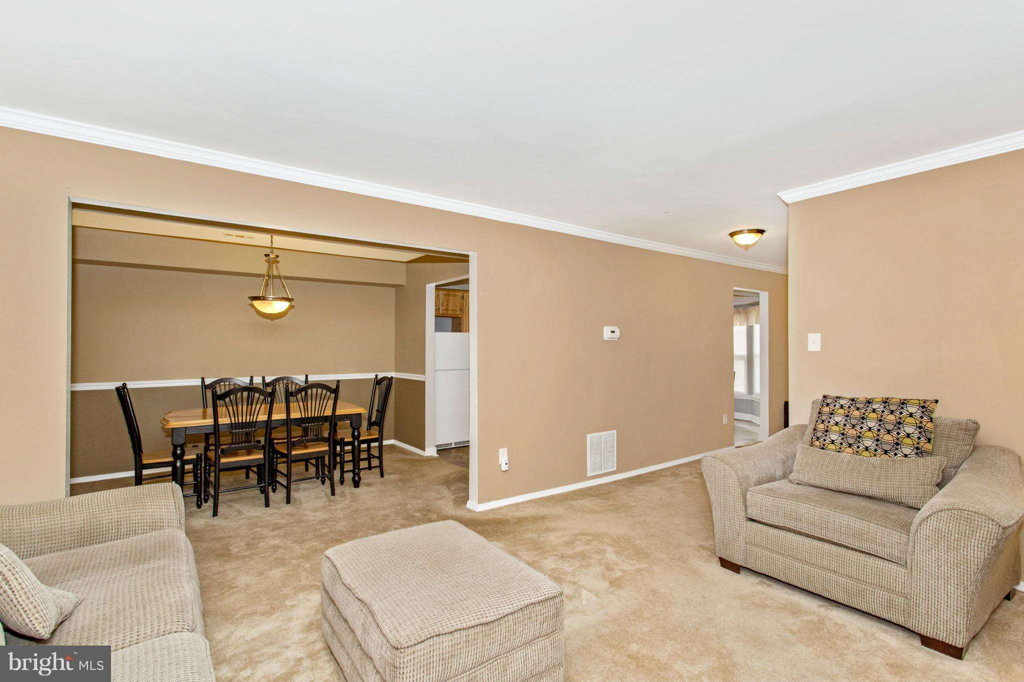 1725 Wilcox Lane Silver Spring, MD 20906 - Photo 8 of 27 Living Room