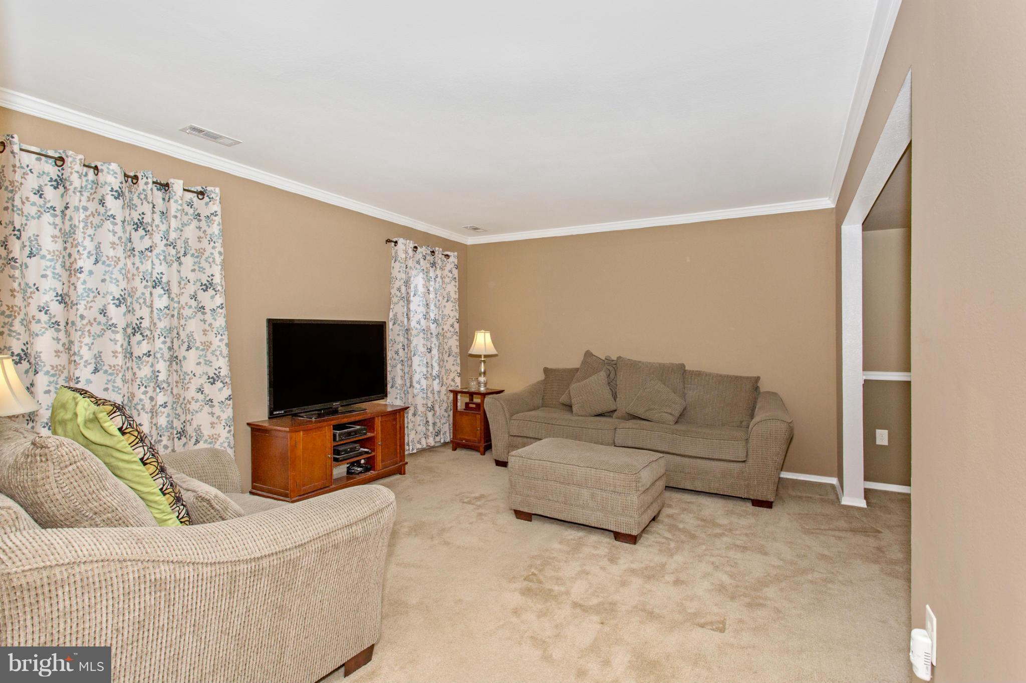 1725 Wilcox Lane Silver Spring, MD 20906 - Photo 9 of 27 Living Room