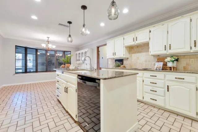 $395,000 | 214 Carson Avenue, Dumas, TX 79029