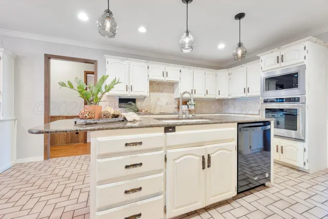 $395,000 | 214 Carson Avenue, Dumas, TX 79029