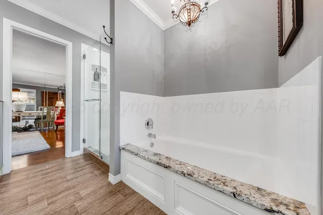 a view of a livingroom with furniture