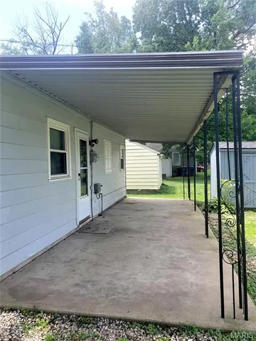 $1,300 | 127 4th Avenue, Edwardsville, IL 62025