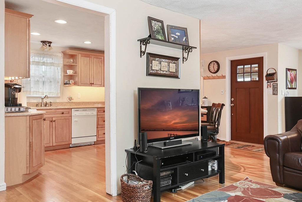 1 Waitt Road Lynn, MA 01902 - Photo 4 of 27 Gallery Image 4
