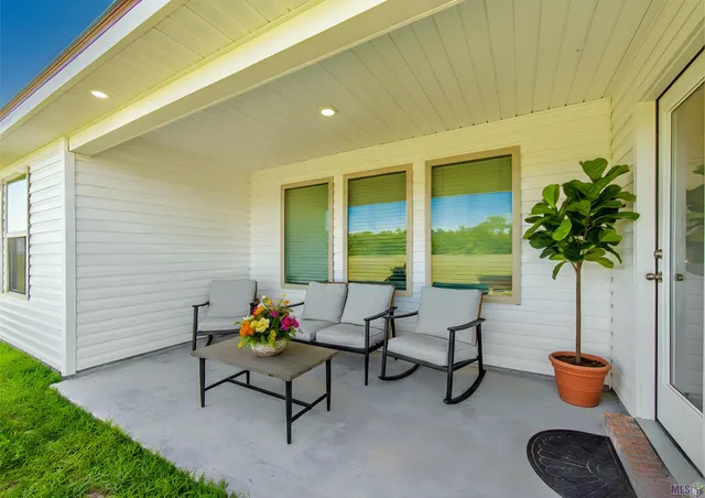 $288,000 | 23074 Riverbank Street, Vacherie, LA 70090