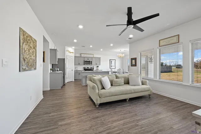 $288,000 | 23074 Riverbank Street, Vacherie, LA 70090