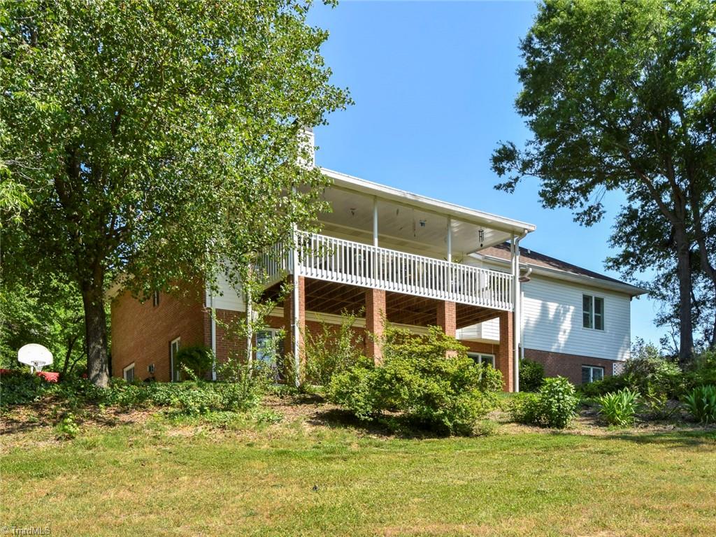 2116 Laura Lane High Point, NC 27262 - Photo 8 of 43 Gallery Image 8