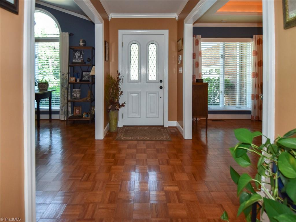2116 Laura Lane High Point, NC 27262 - Photo 9 of 43 Gallery Image 9