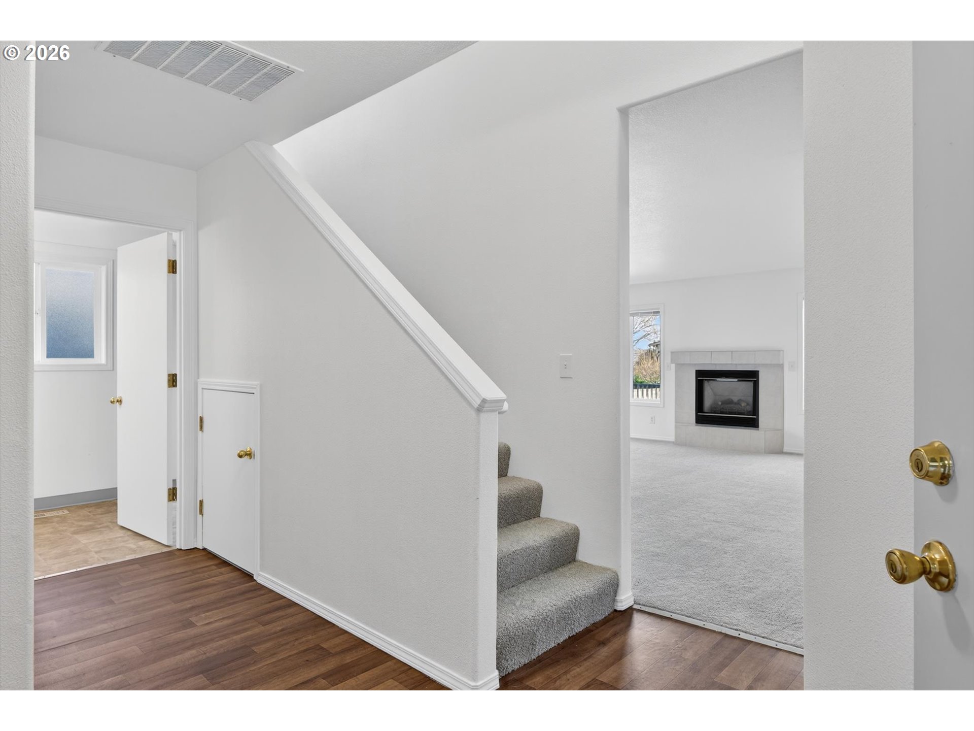 6006 Southwest View Point Terrace Portland, OR 97239 - Photo 11 of 27 Gallery Image 11