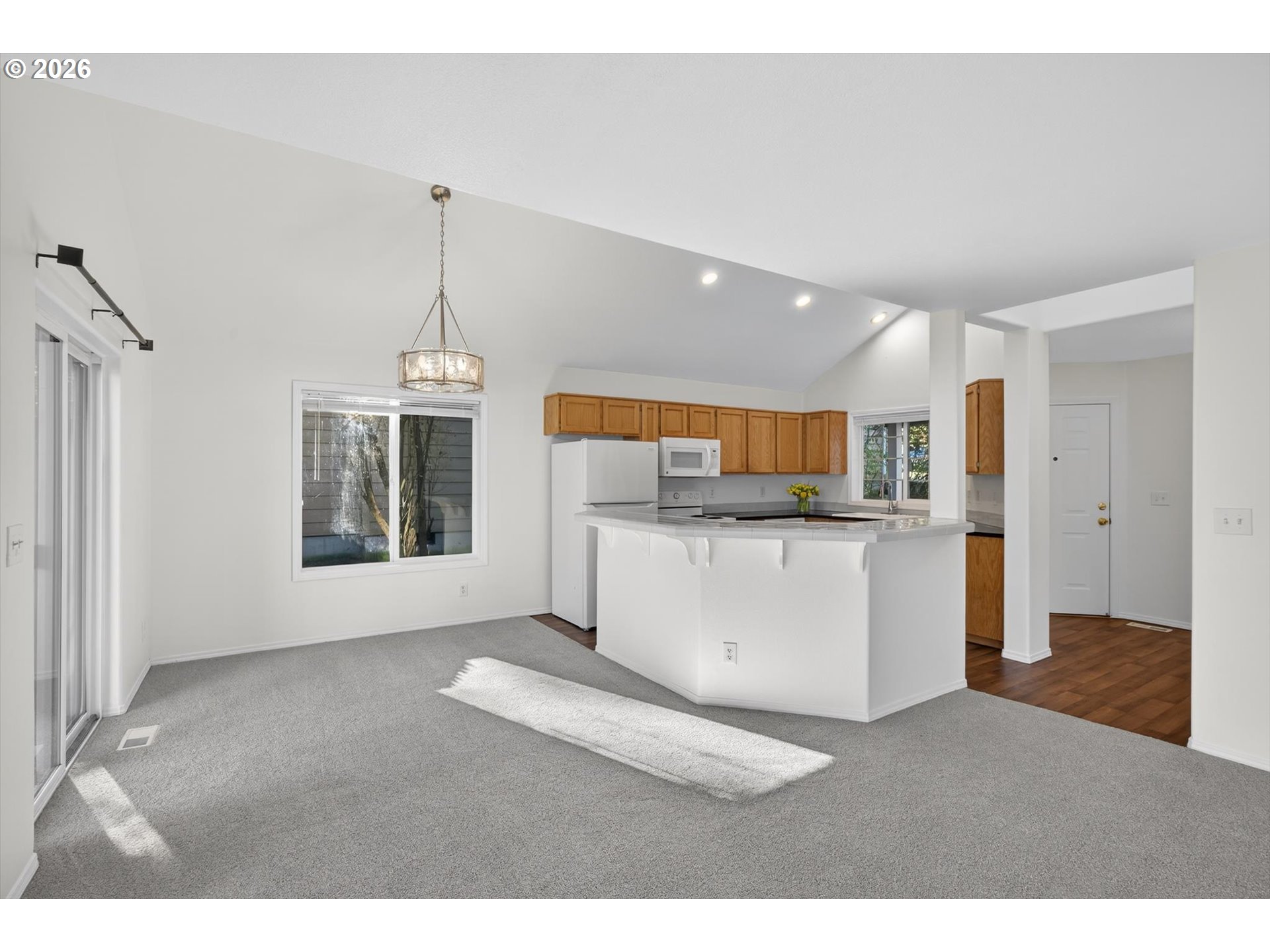 6006 Southwest View Point Terrace Portland, OR 97239 - Photo 5 of 27 Gallery Image 5