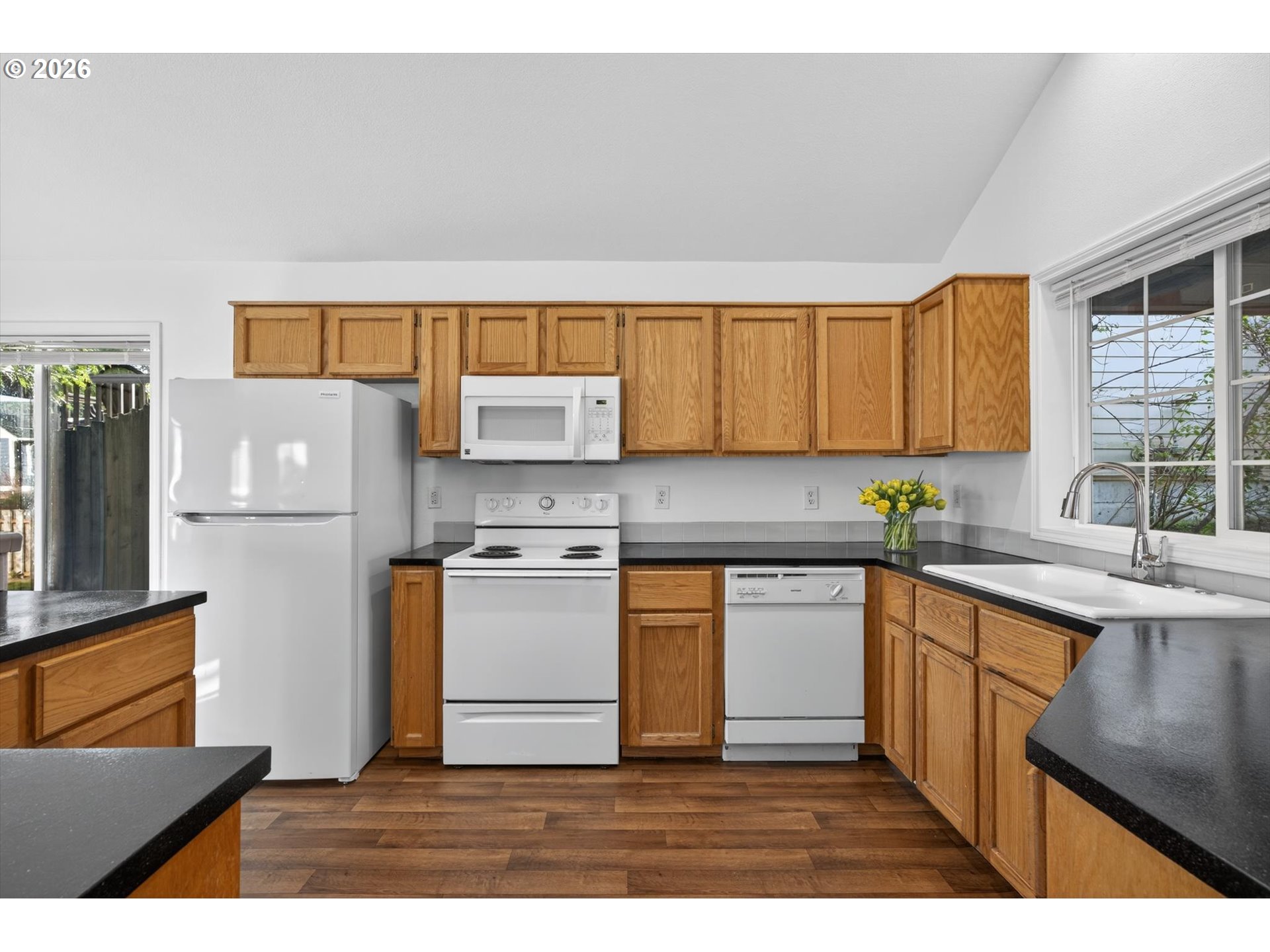 6006 Southwest View Point Terrace Portland, OR 97239 - Photo 6 of 27 Gallery Image 6