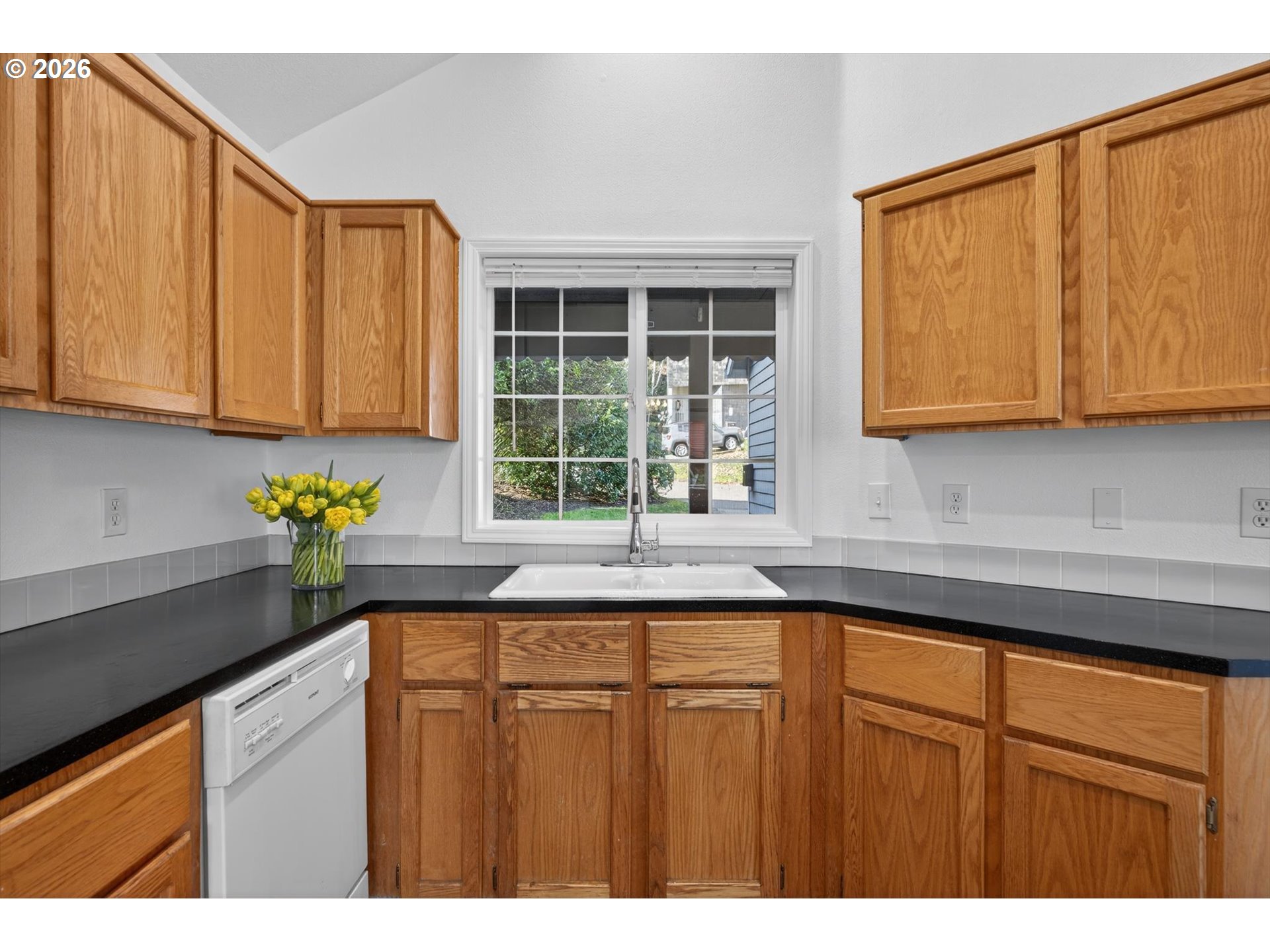 6006 Southwest View Point Terrace Portland, OR 97239 - Photo 7 of 27 Gallery Image 7