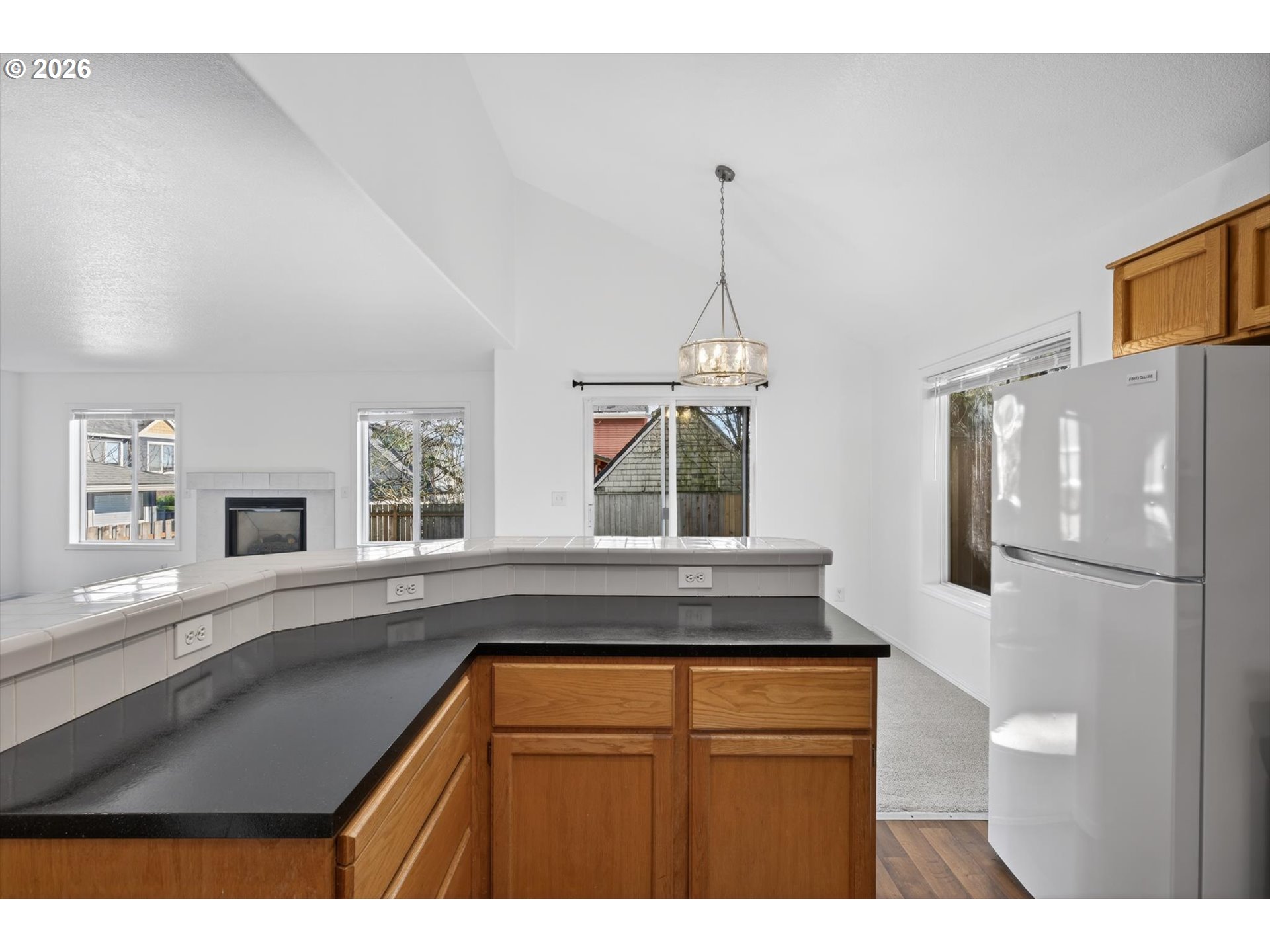 6006 Southwest View Point Terrace Portland, OR 97239 - Photo 8 of 27 Gallery Image 8