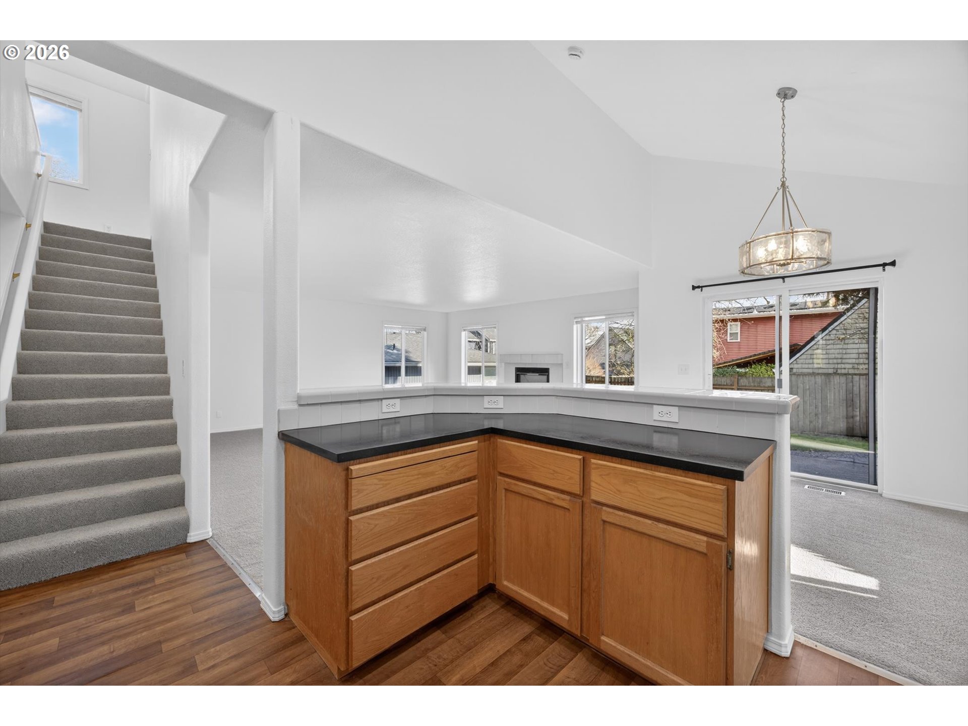 6006 Southwest View Point Terrace Portland, OR 97239 - Photo 9 of 27 Gallery Image 9