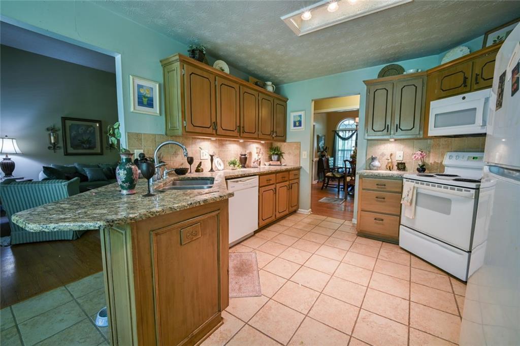 1371 Pickett Bridge Road Covington, GA 30016 - Photo 11 of 43 Gallery Image 11
