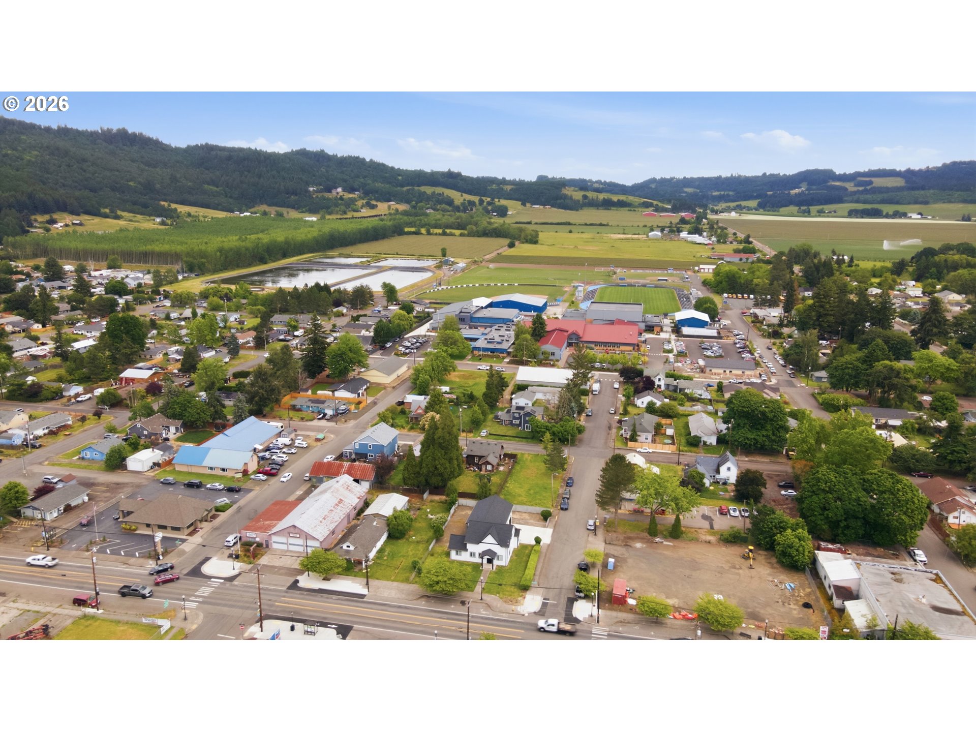 413 South Trade Street Amity, OR 97101 - Photo 39 of 42 a view of city and lake
