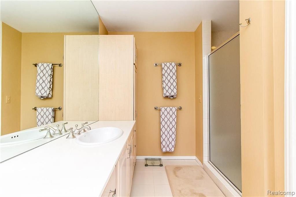 24555 Jamestowne Road Novi, MI 48375 - Photo 25 of 38