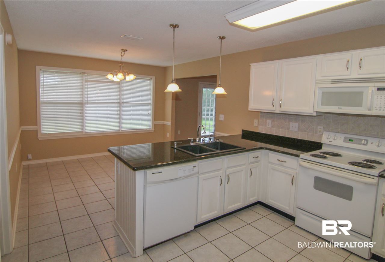 212 Sagebrush Loop Fairhope, AL 36532 - Photo 4 of 19 Kitchen