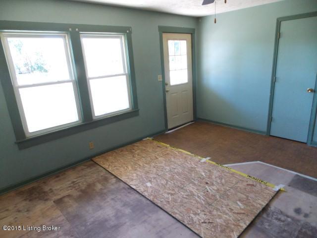 374 Devils Hollow Road Frankfort, KY 40601 - Photo 8 of 12 Living Room