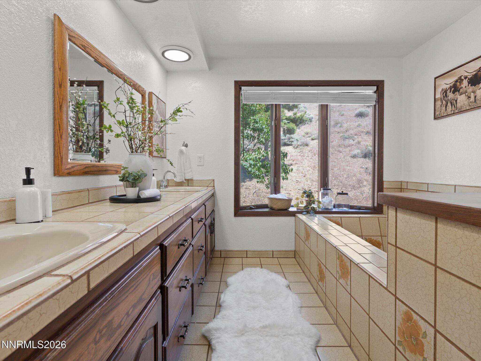 20449 Temelec Way Reno, NV 89521 - Photo 33 of 65 a large kitchen with a large window