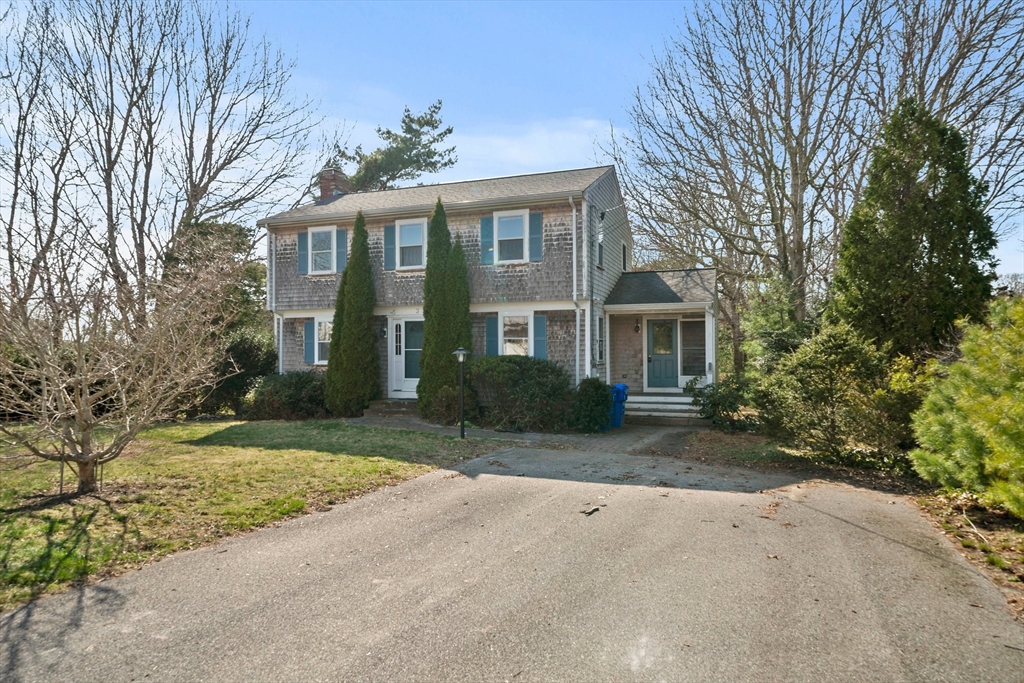 3 Andrea Road Pocasset, MA 02559 - Photo 4 of 40
